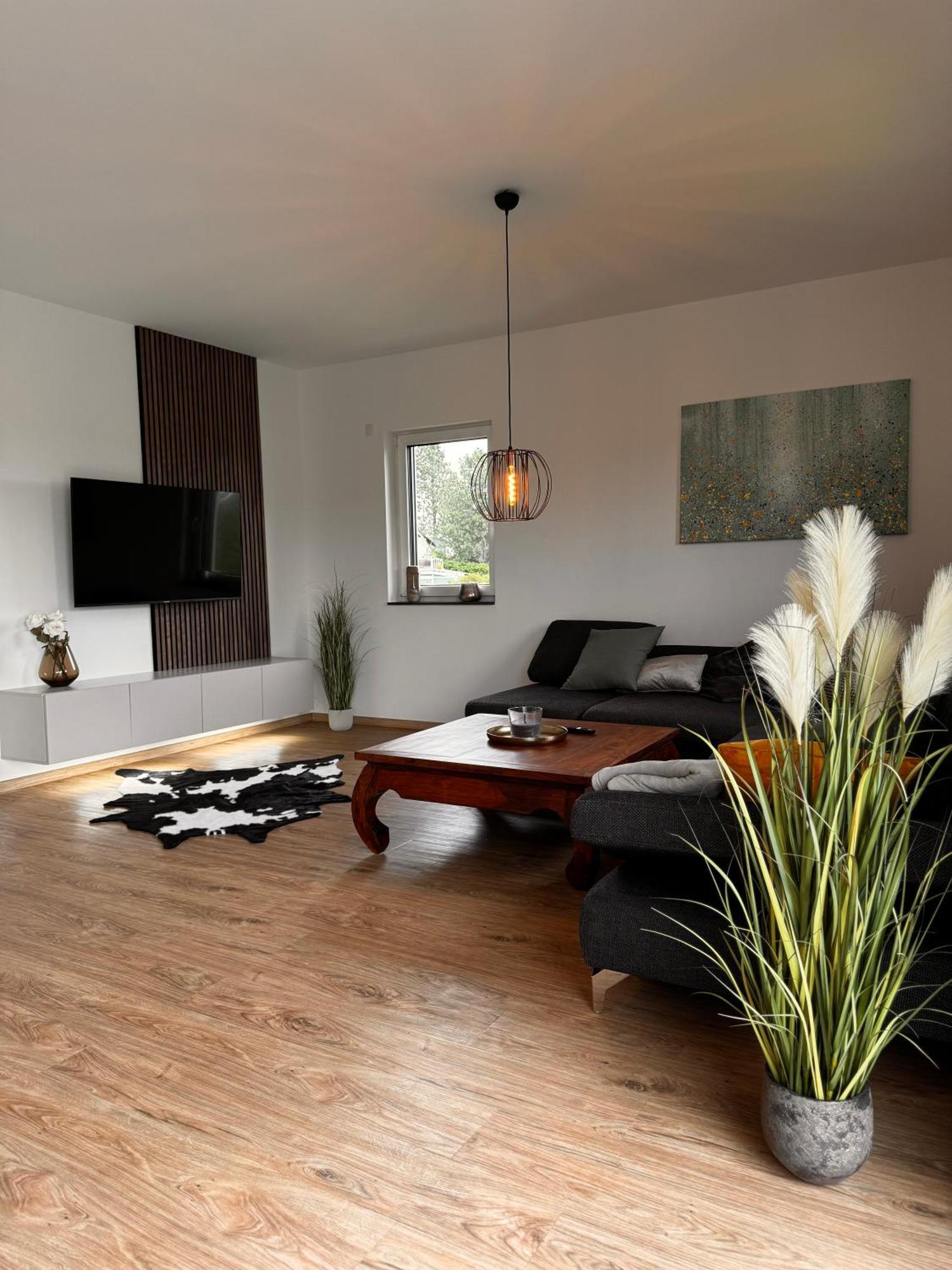 Traumhafter Ausblick, Modern Mit Komfort Und Stil *